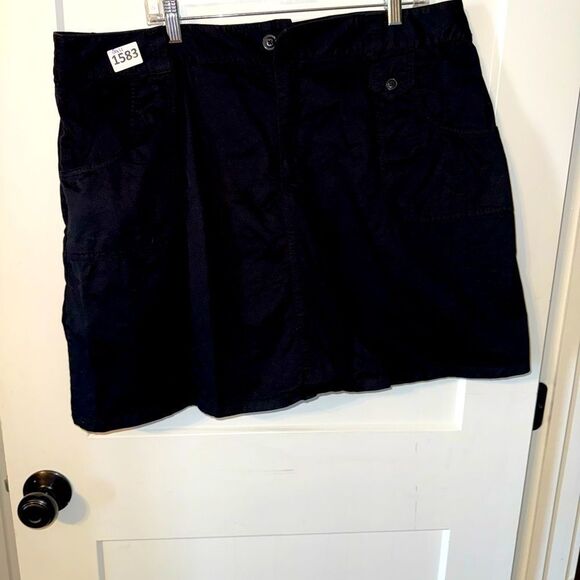 Black Button-Up Skort - Picture 1 of 9